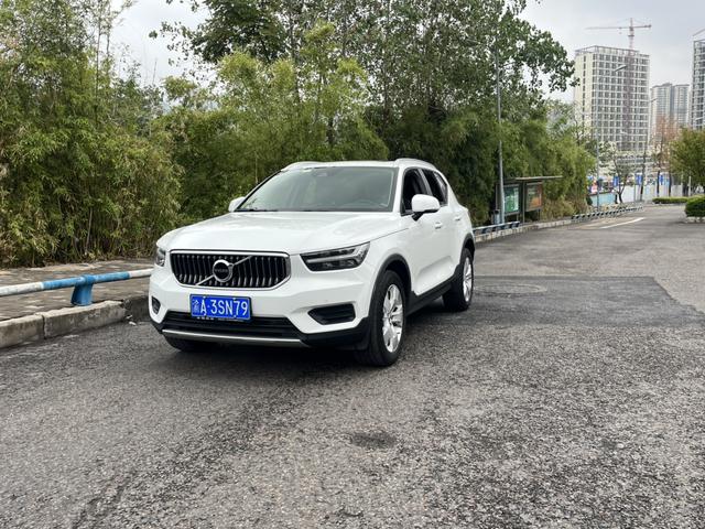 Volvo XC40