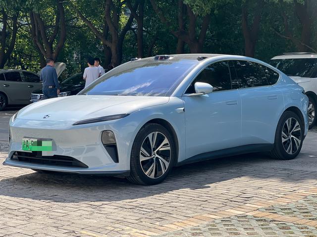 NIO ET5