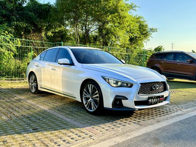 Infiniti Q50L