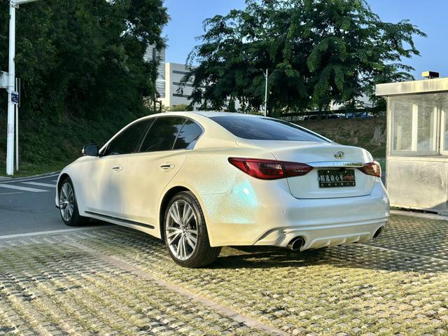 Infiniti Q50L