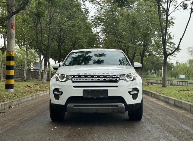 Land Rover Discover the magic