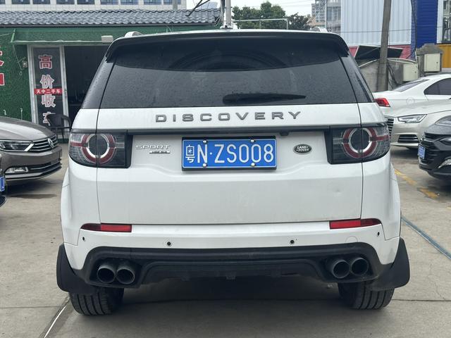 Land Rover Discover the magic