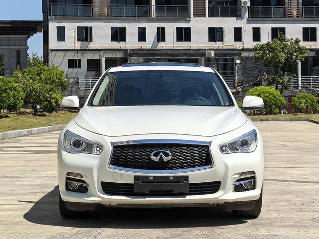 Infiniti Q50L