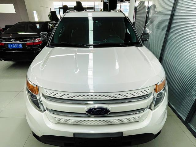 Ford Explorer (imported)