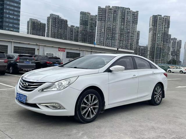 Hyundai Sonata eight