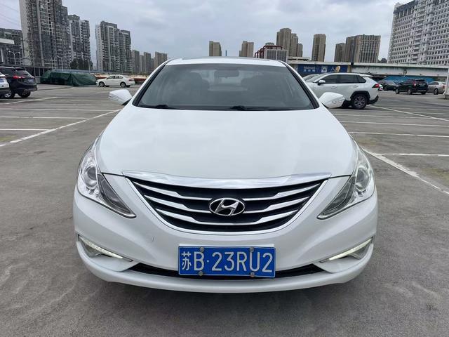 Hyundai Sonata eight