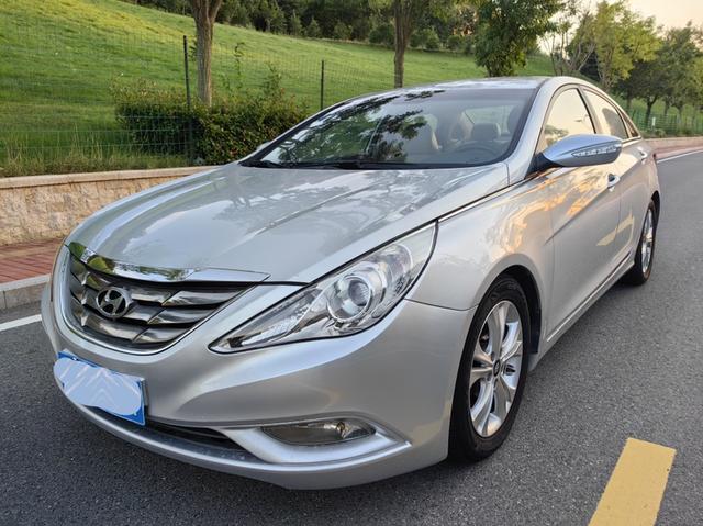 Hyundai Sonata eight