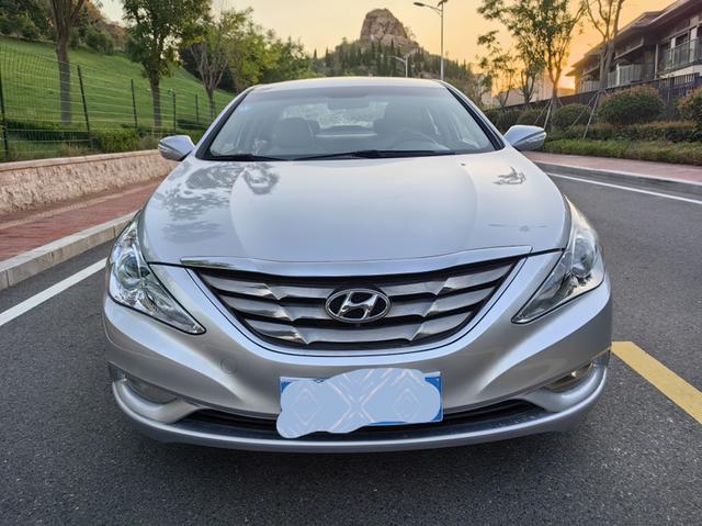 Hyundai Sonata eight