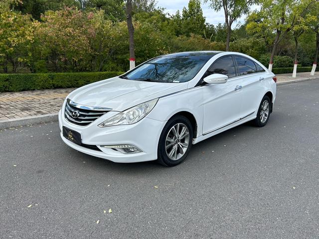 Hyundai Sonata eight