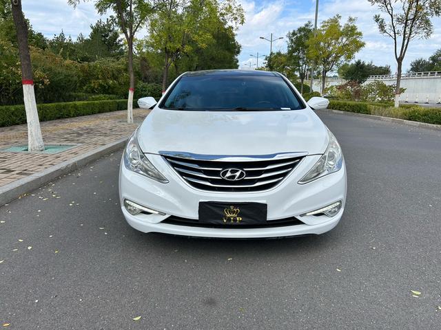 Hyundai Sonata eight