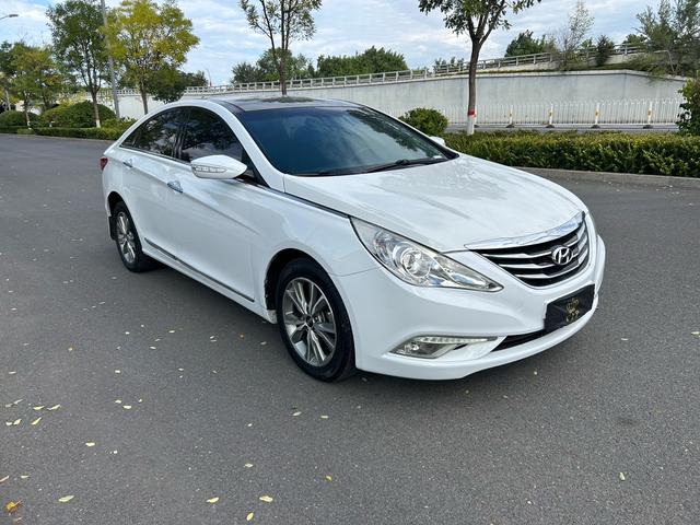 Hyundai Sonata eight