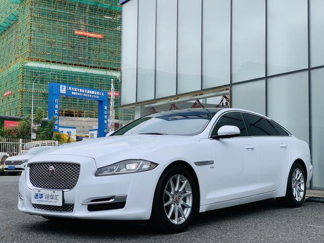 Jaguar XJ