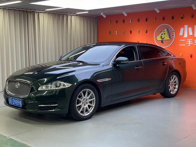 Jaguar XJ