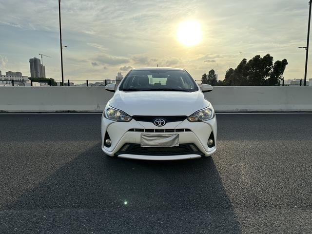 Toyota YARiS L to dazzle