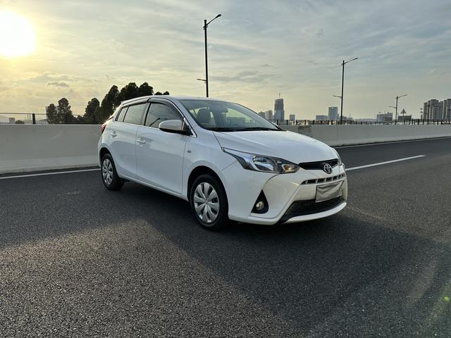 Toyota YARiS L to dazzle