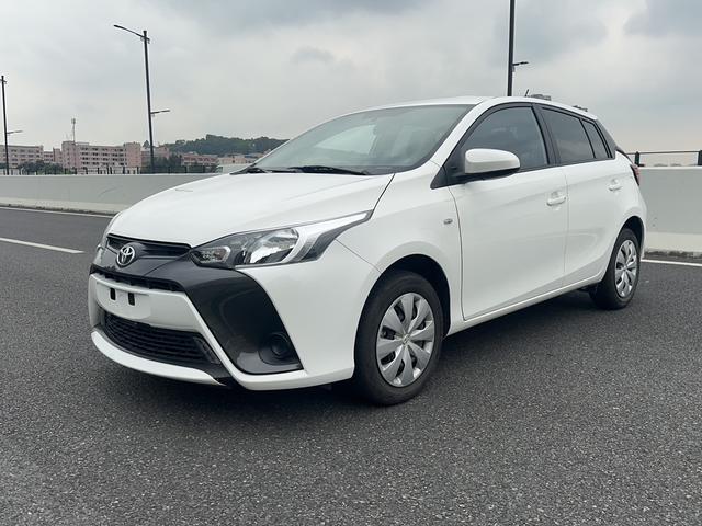 Toyota YARiS L to dazzle