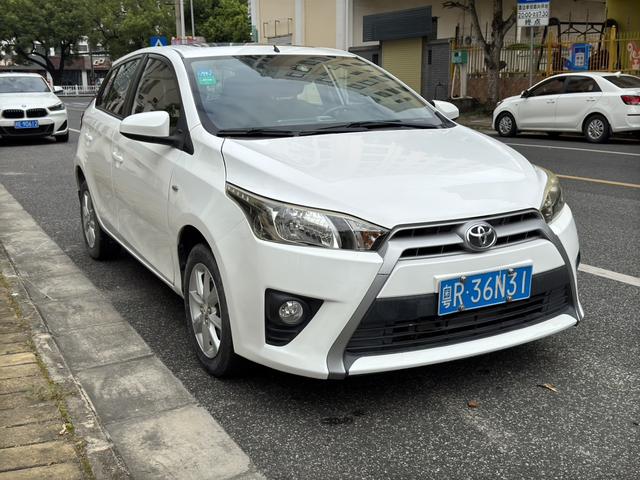 Toyota YARiS L to dazzle