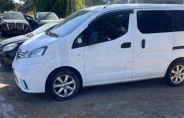 Nissan NV200