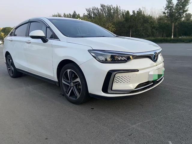 BAIC Beijing EU5