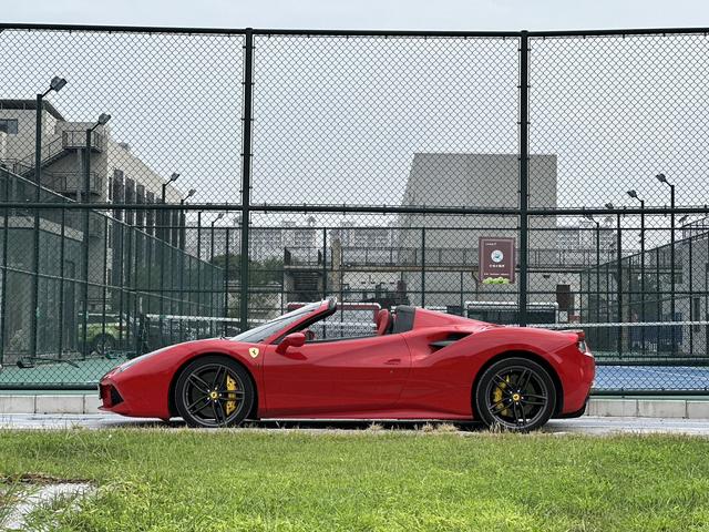 Ferrari 488