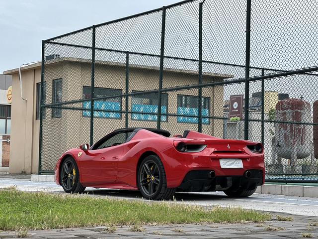 Ferrari 488