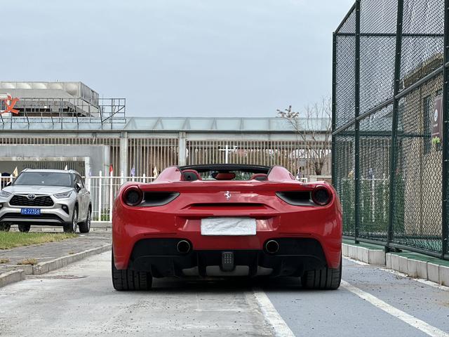 Ferrari 488