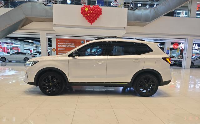 Roewe eRX5