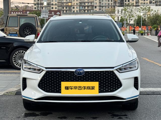 BYD e2