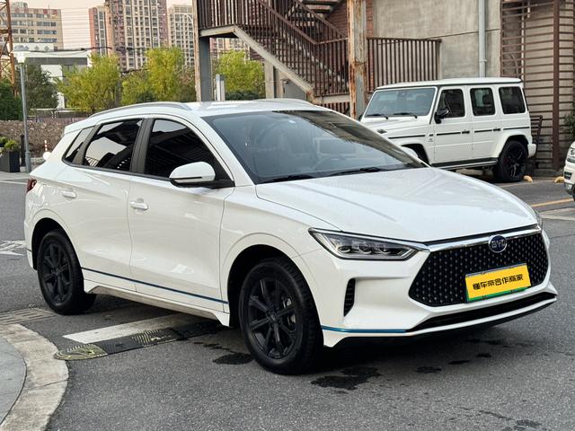 BYD e2