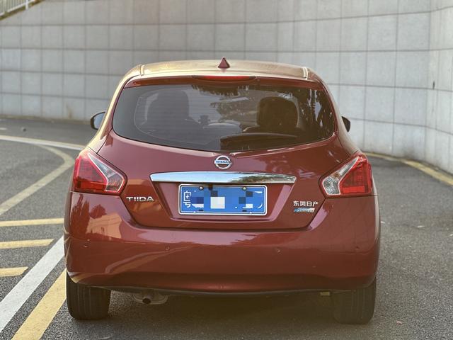 Nissan Tiida