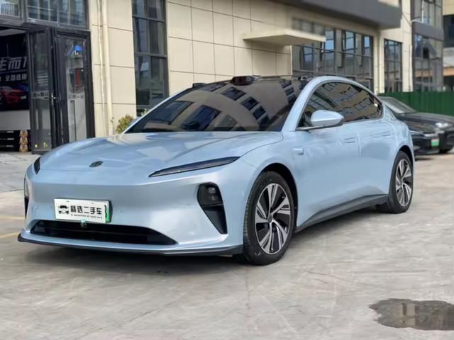 NIO ET5