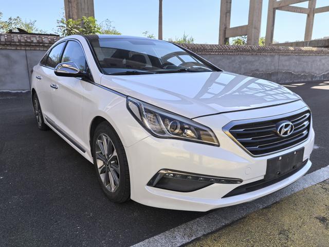 Hyundai Sonata nine