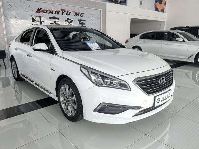 Hyundai Sonata nine