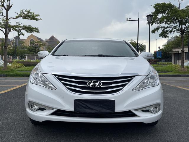 Hyundai Sonata eight