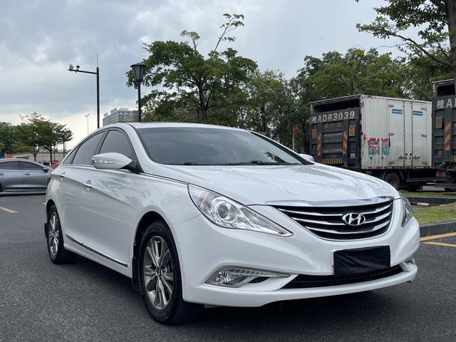 Hyundai Sonata eight