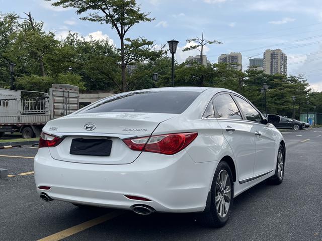 Hyundai Sonata eight