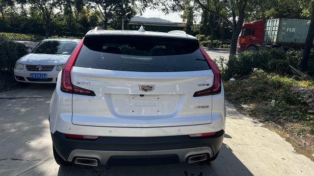 Cadillac XT4