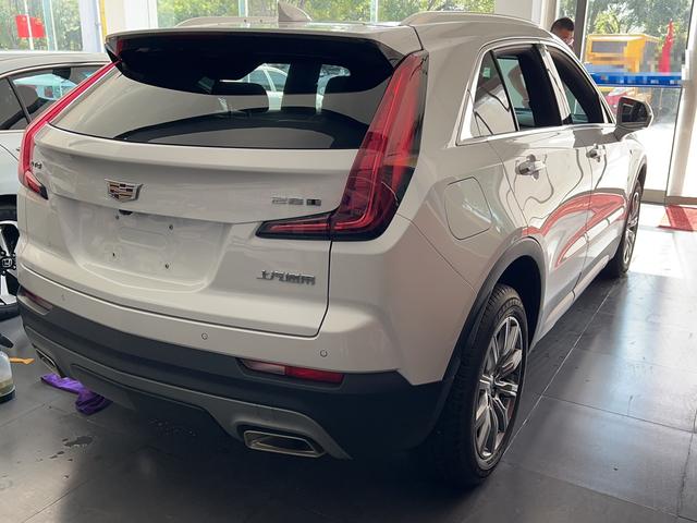 Cadillac XT4