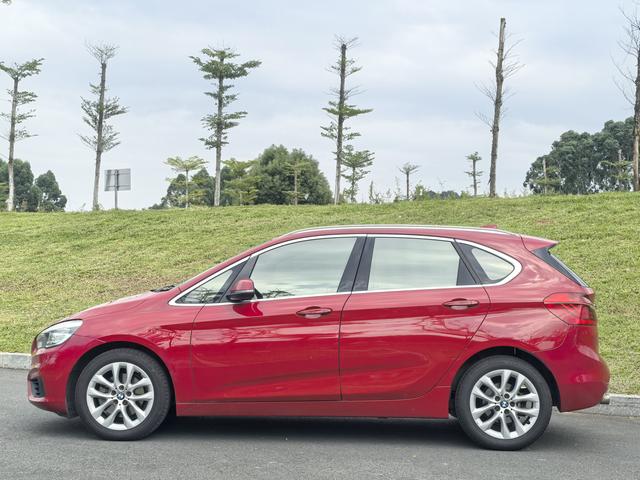 BMW 2 series station wagon