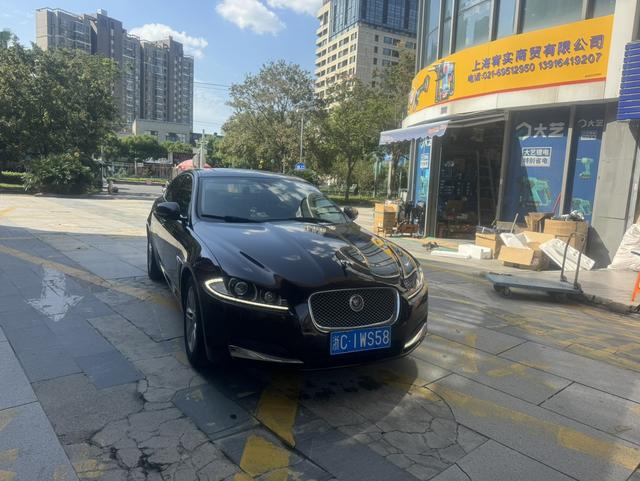 Jaguar XF