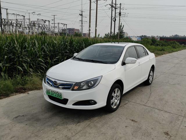 BYD e5