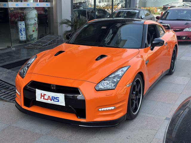 Nissan GT-R