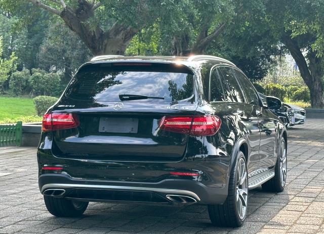 Mercedes-Benz GLC AMG