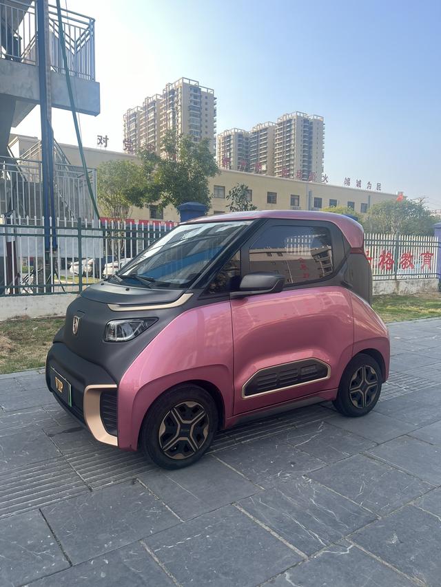 Baojun E200