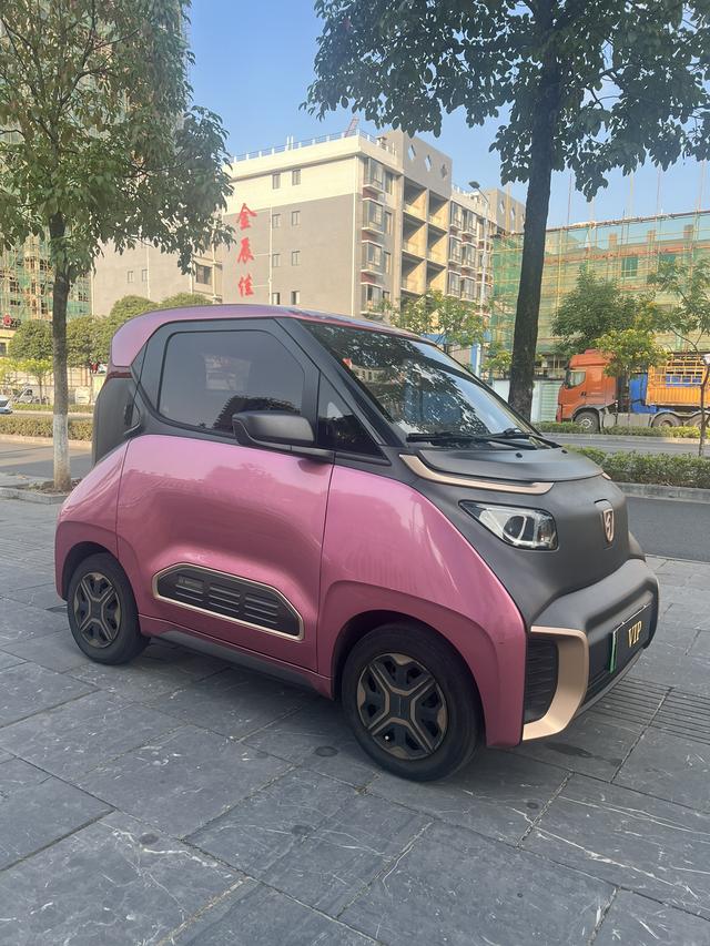 Baojun E200