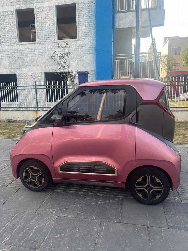 Baojun E200