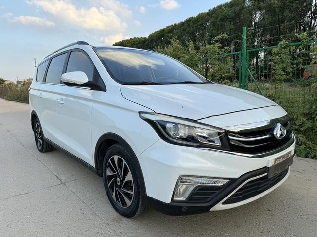 Oshan Changan Auchan A800