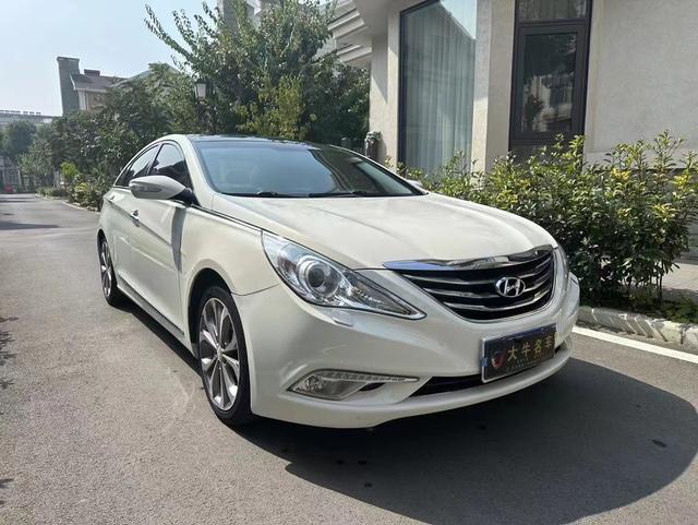 Hyundai Sonata eight