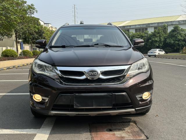 BYD S7