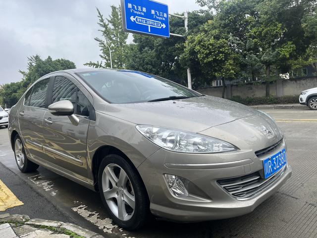 Peugeot 408